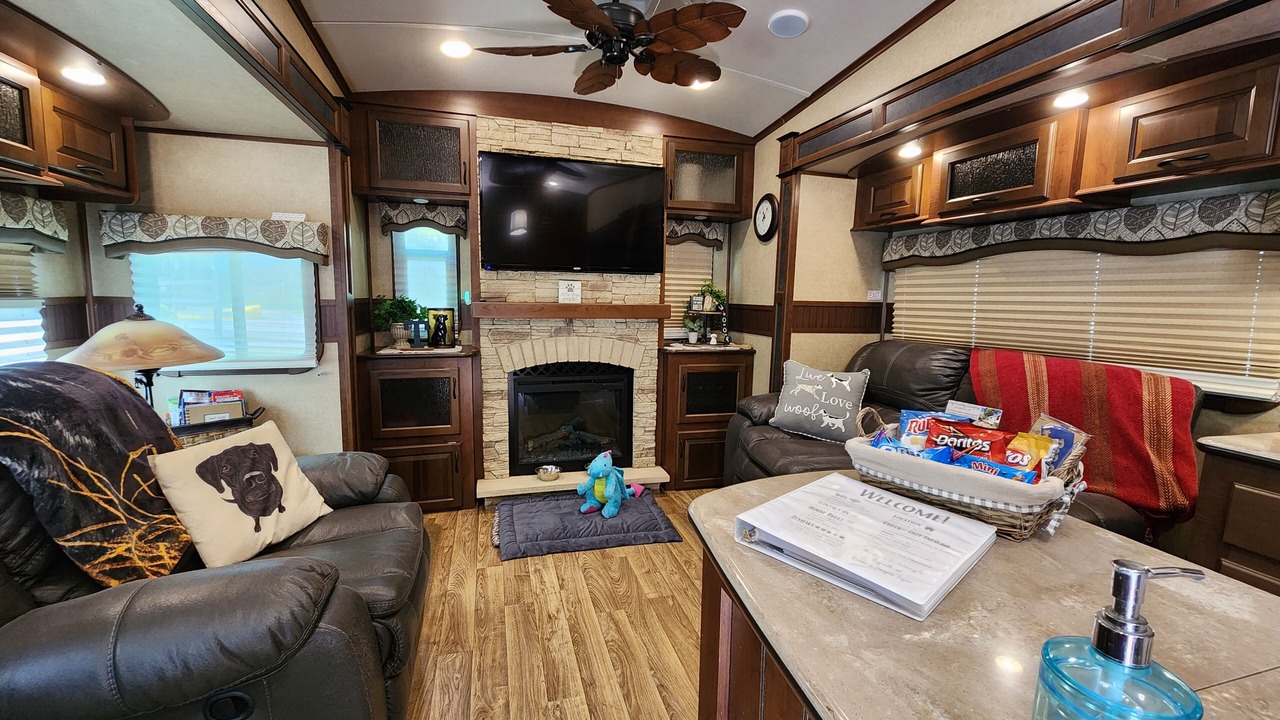 Photo of Livingroom in Pittman Center