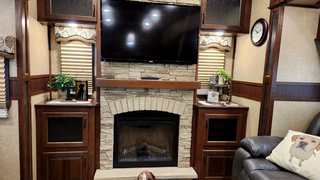 Photo of Livingroom in Pittman Center