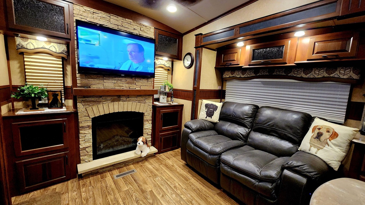 Photo of Livingroom in Pittman Center