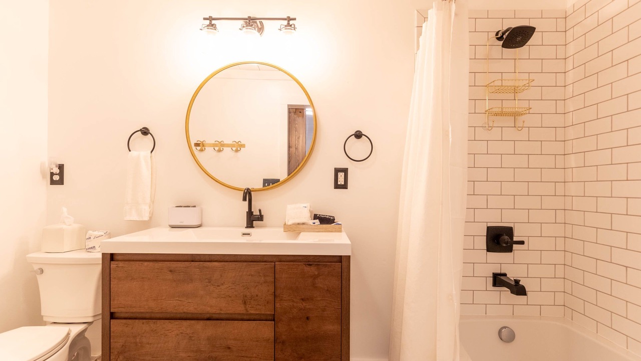 Photo of Bathroom in Newland