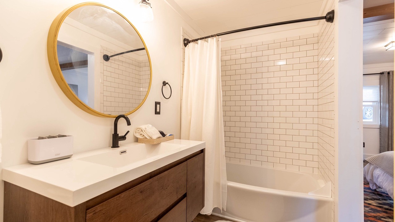 Photo of Bathroom in Newland
