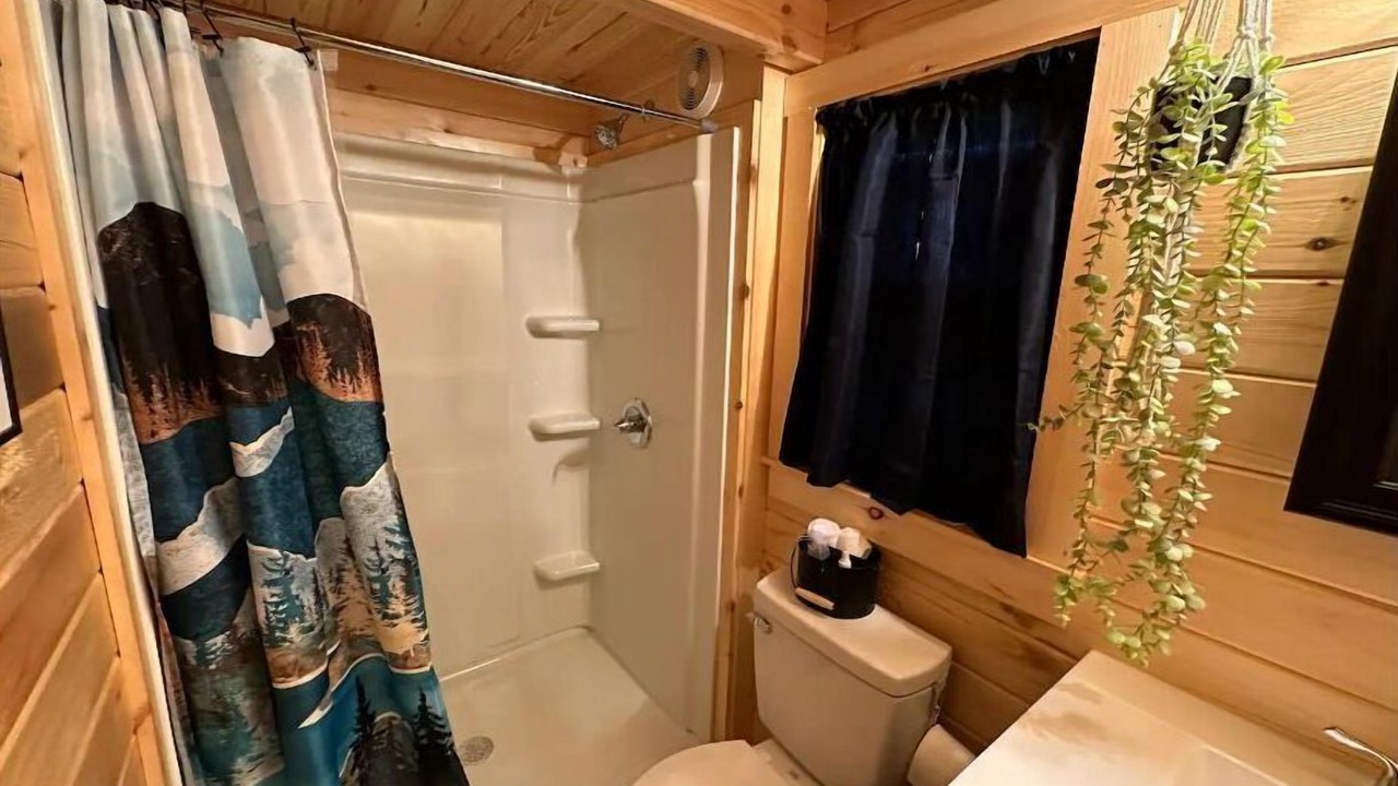 Photo of Bathroom in Mountain City