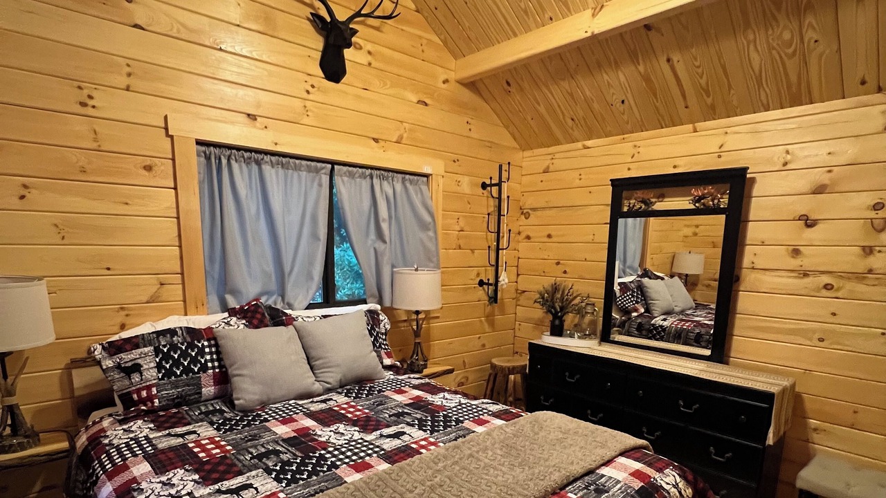 Photo of Bedroom in Mountain City
