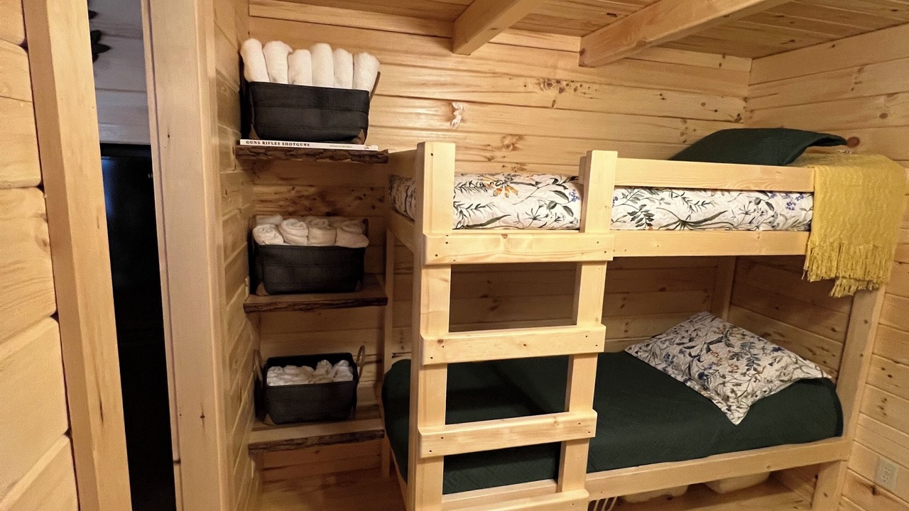 Photo of Bedroom in Mountain City