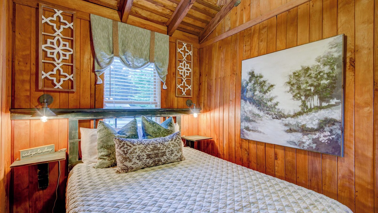 Photo of Bedroom in West Jefferson