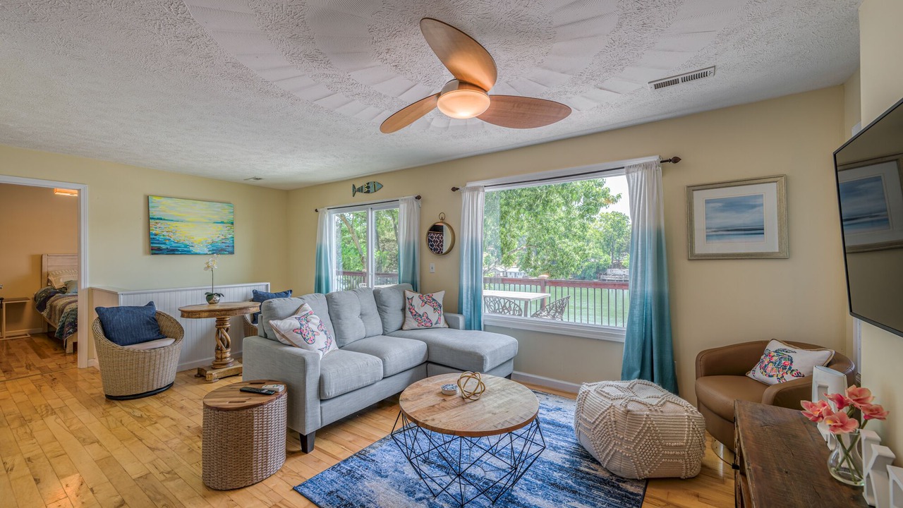 Photo of Livingroom in Lynn Garden