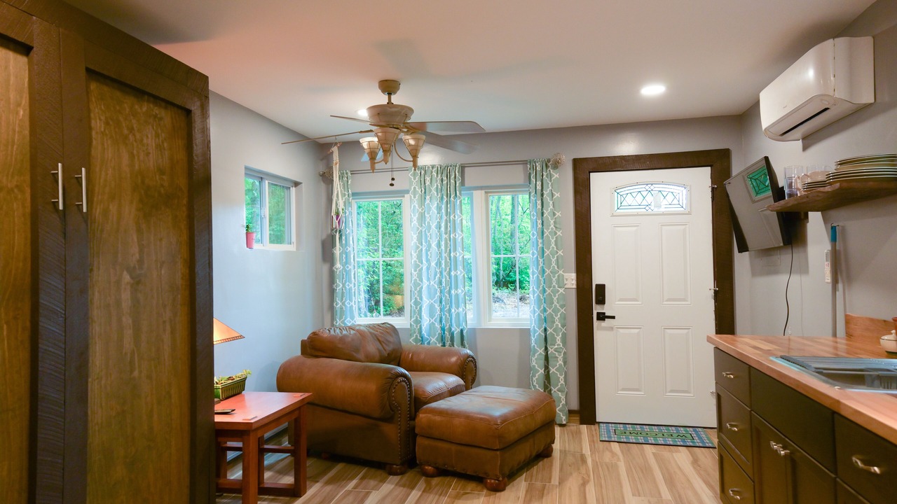 Photo of Livingroom in Fairview
