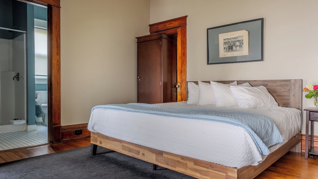 Photo of Bedroom in Frankfort