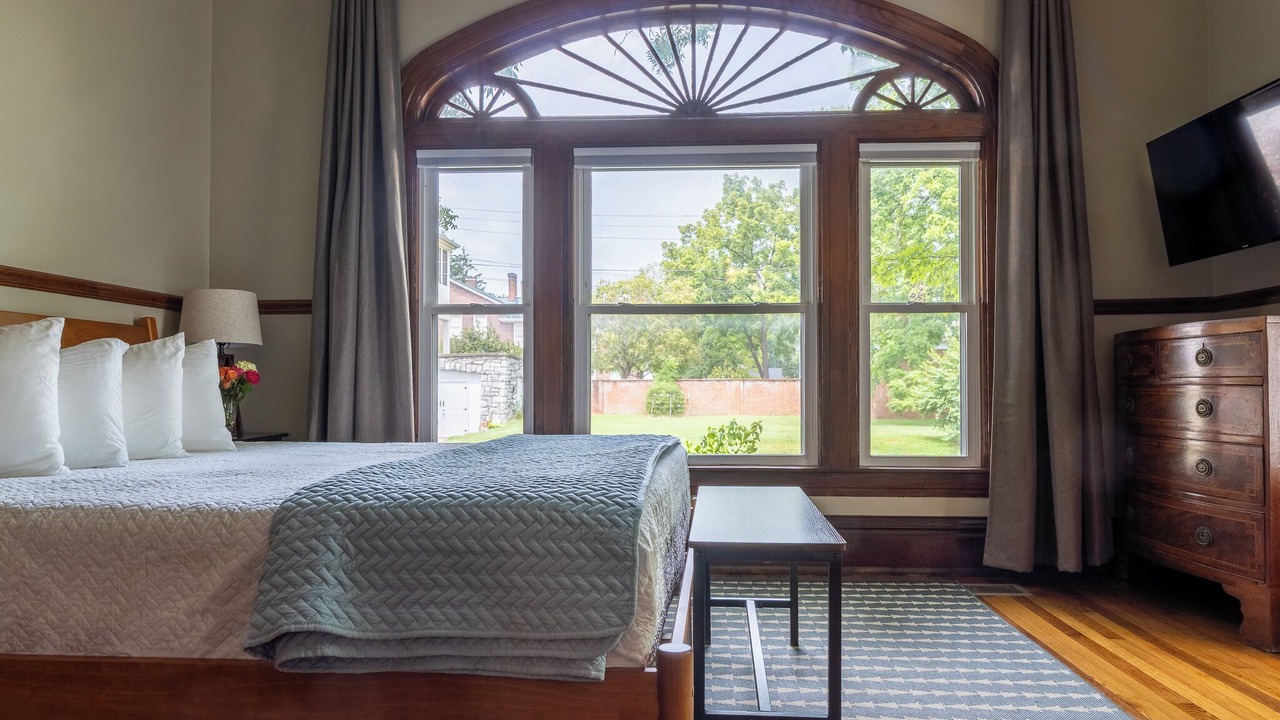 Photo of Bedroom in Frankfort