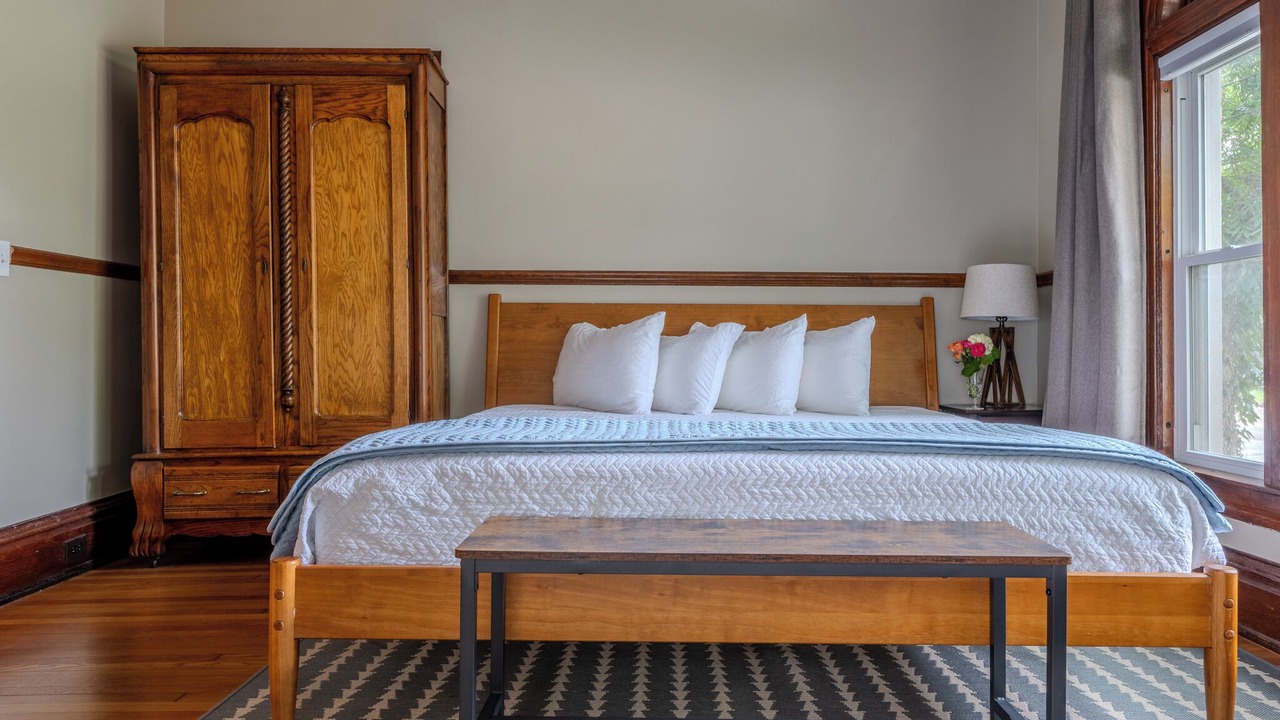 Photo of Bedroom in Frankfort