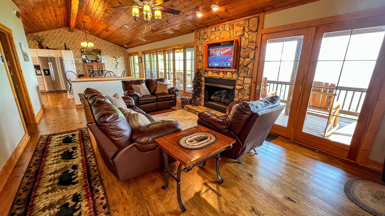 Photo of Livingroom in West Jefferson