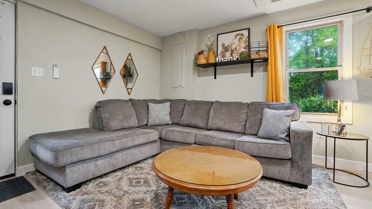 Photo of Livingroom in Milford