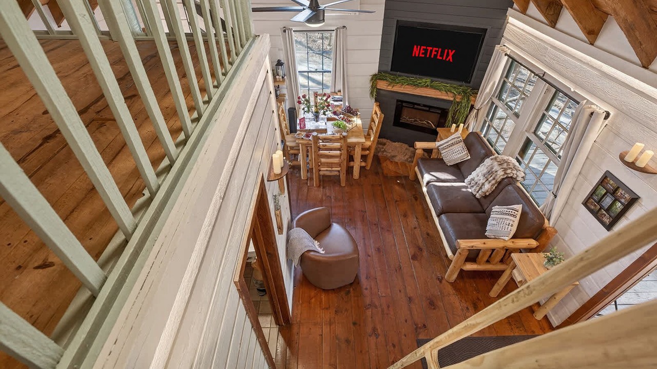 Photo of Livingroom in Saluda