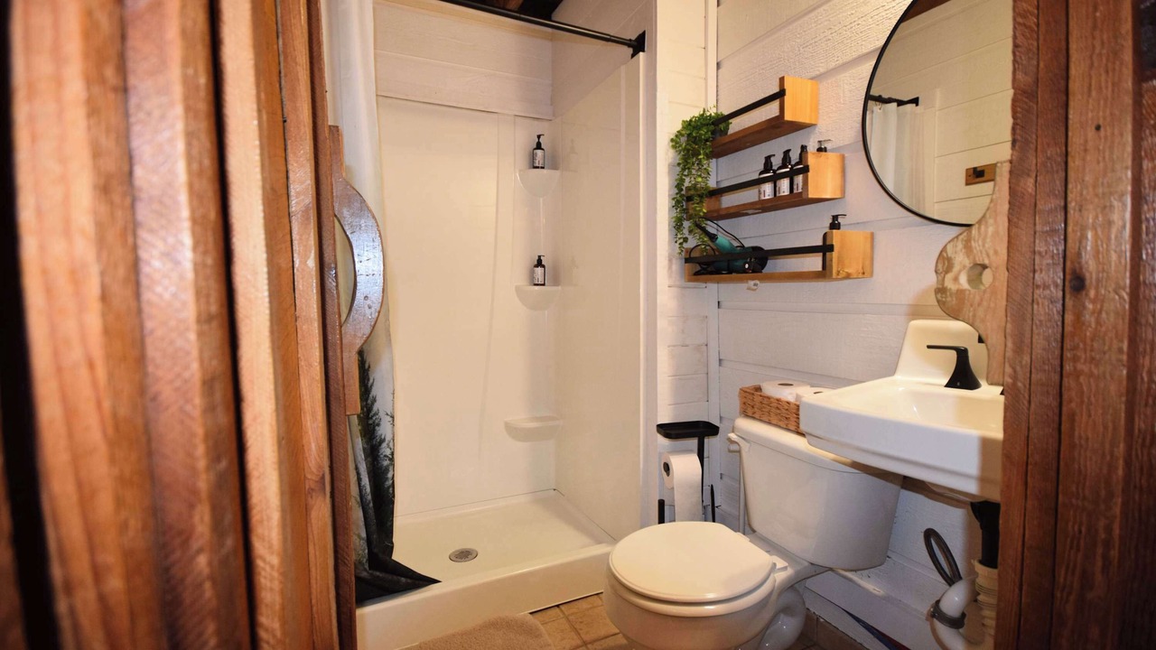 Photo of Bathroom in Saluda
