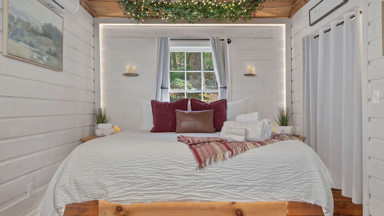 Photo of Bedroom in Saluda