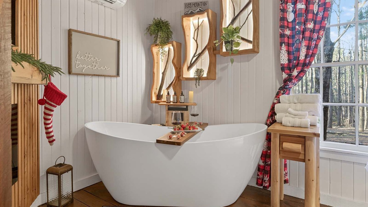 Photo of Bathroom in Saluda