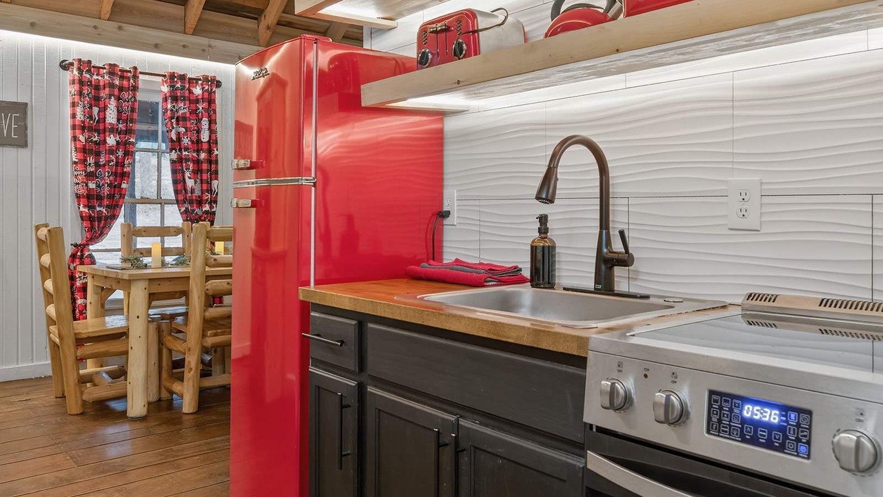 Photo of Kitchen in Saluda
