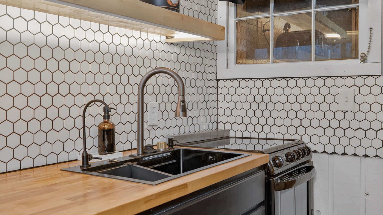 Photo of Kitchen in Saluda
