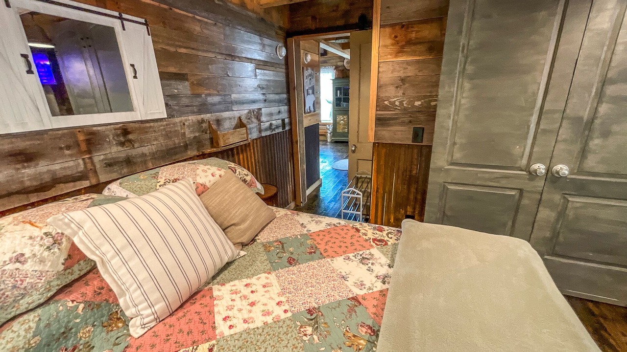 Photo of Bedroom in Millers Creek