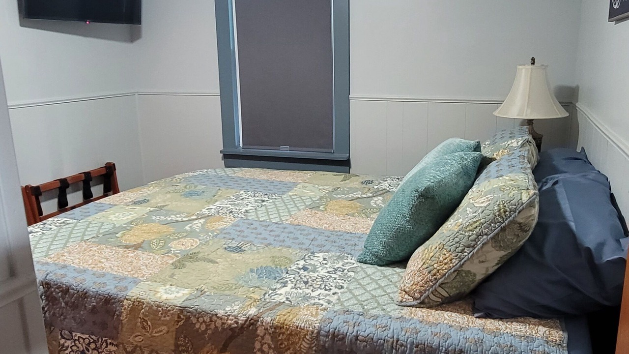 Photo of Bedroom in Crittenden