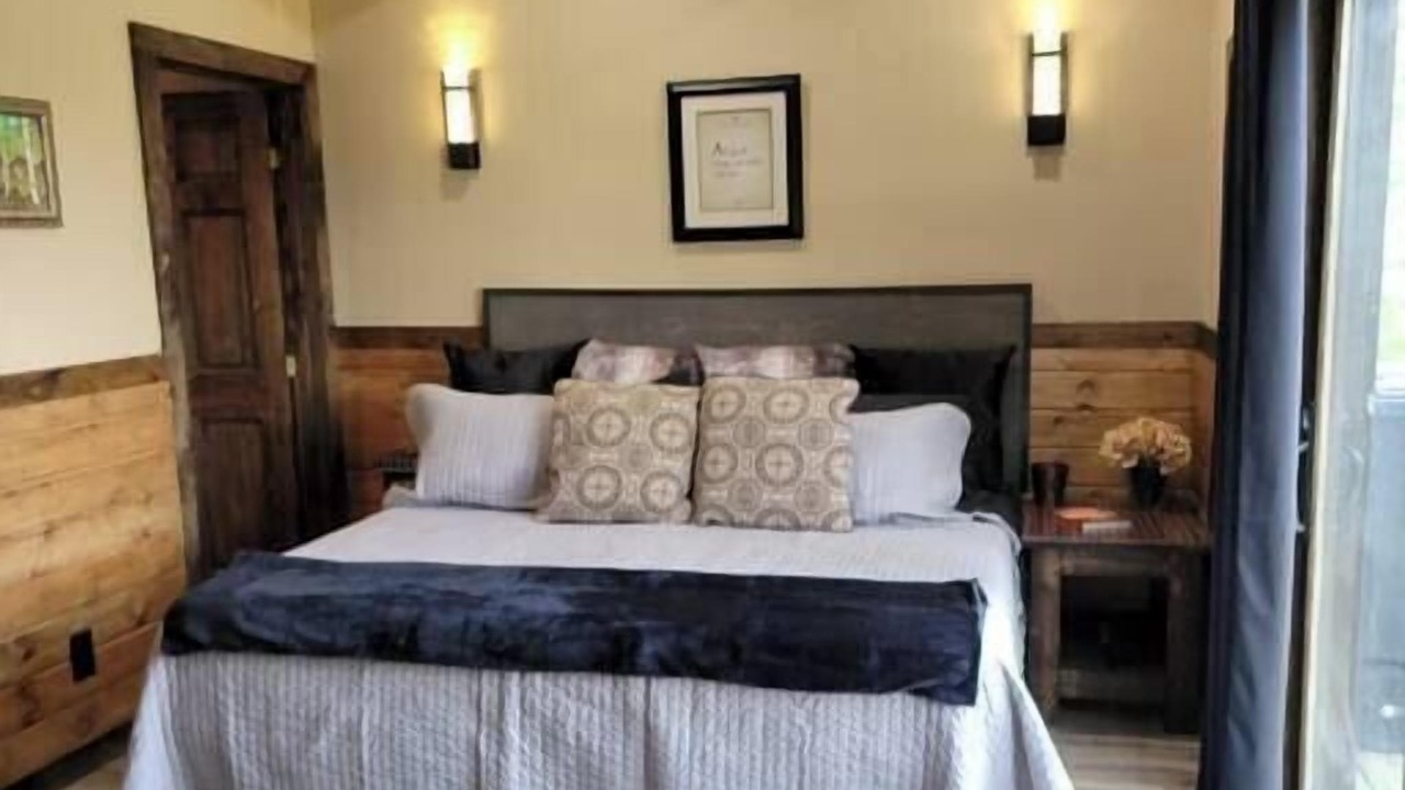 Photo of Bedroom in Rogers