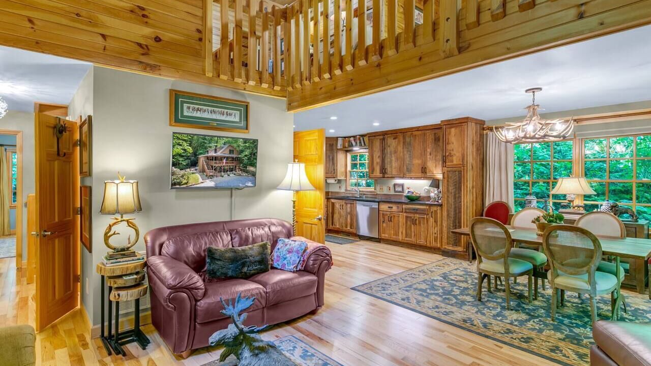 Photo of Livingroom in Maggie Valley