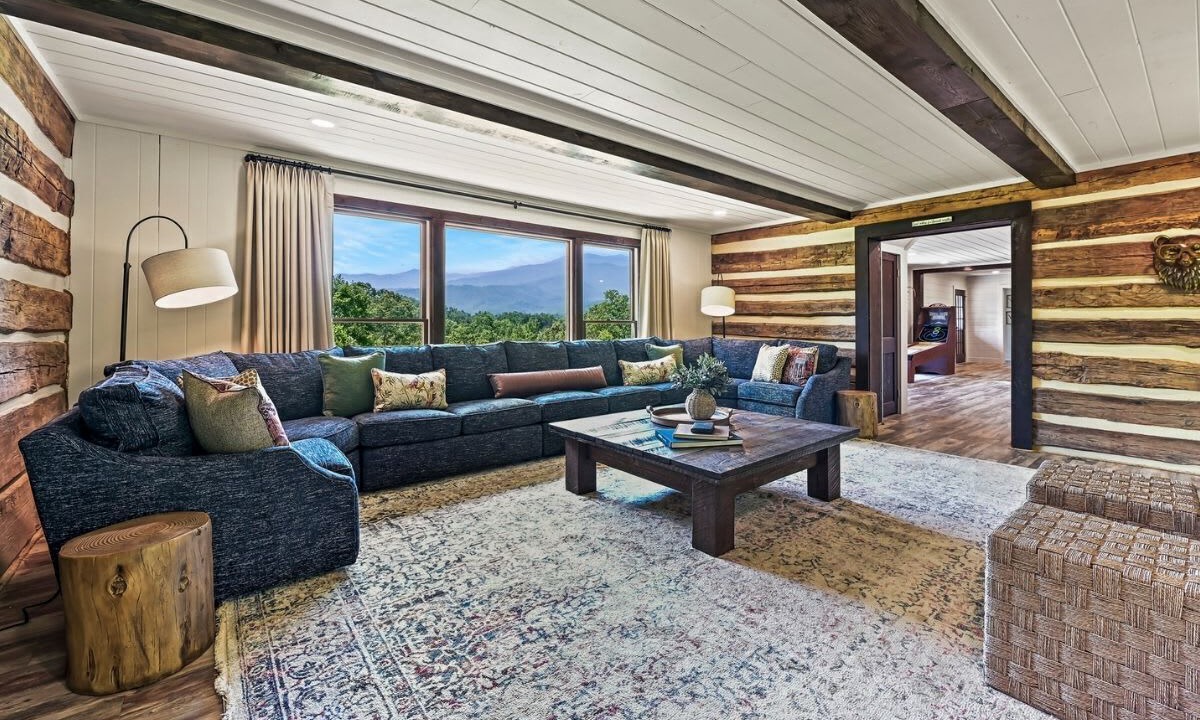 Photo of Livingroom in Pittman Center
