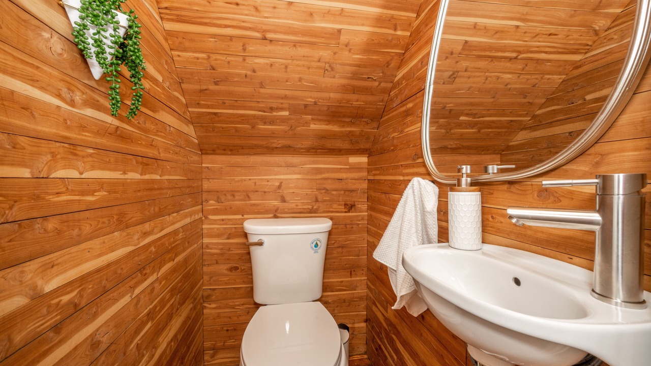 Photo of Bathroom in Roselawn Finance