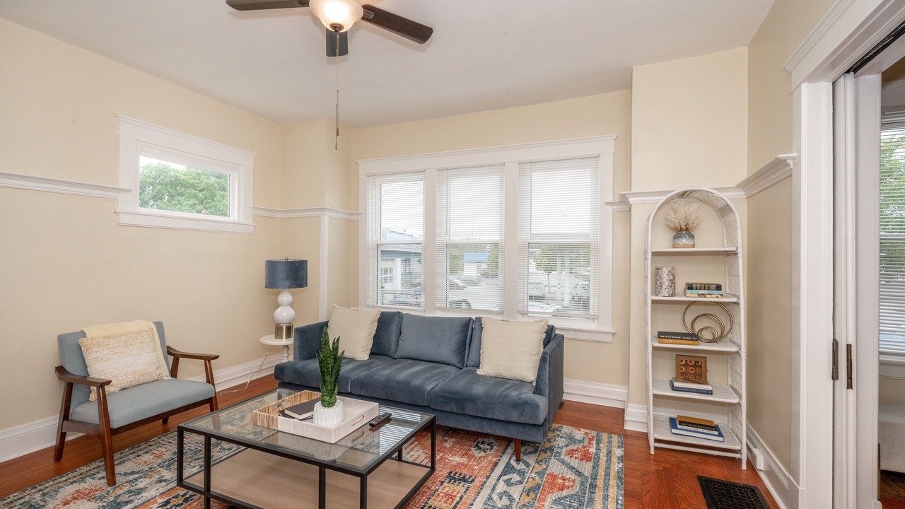 Photo of Bedroom in Roselawn Finance