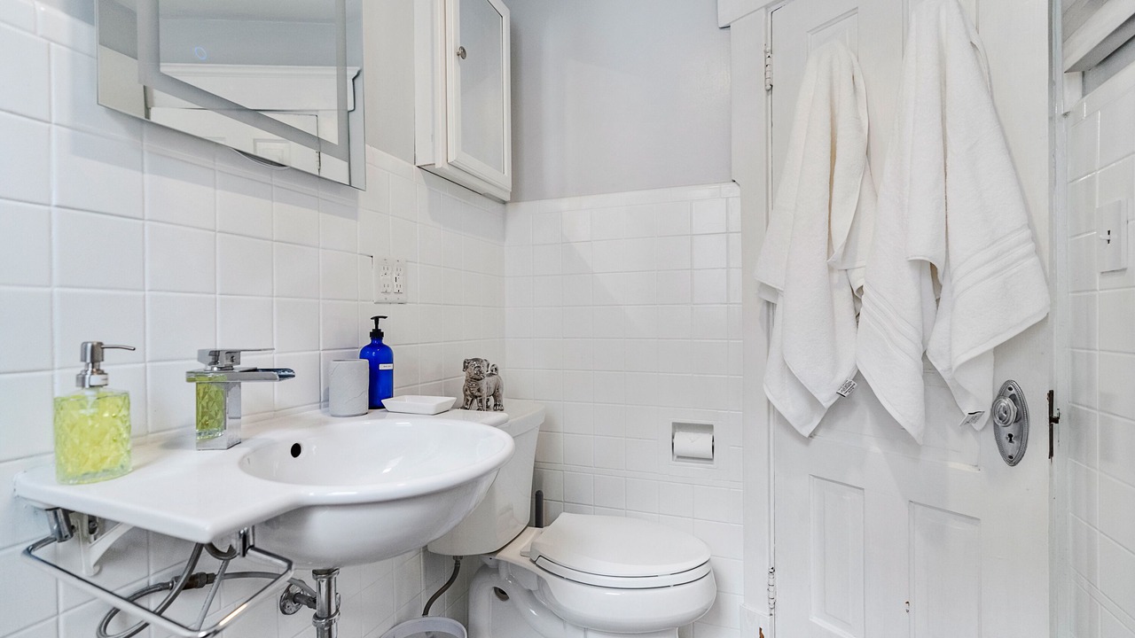 Photo of Bathroom in Oakley