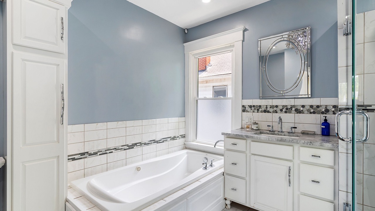 Photo of Bathroom in Oakley