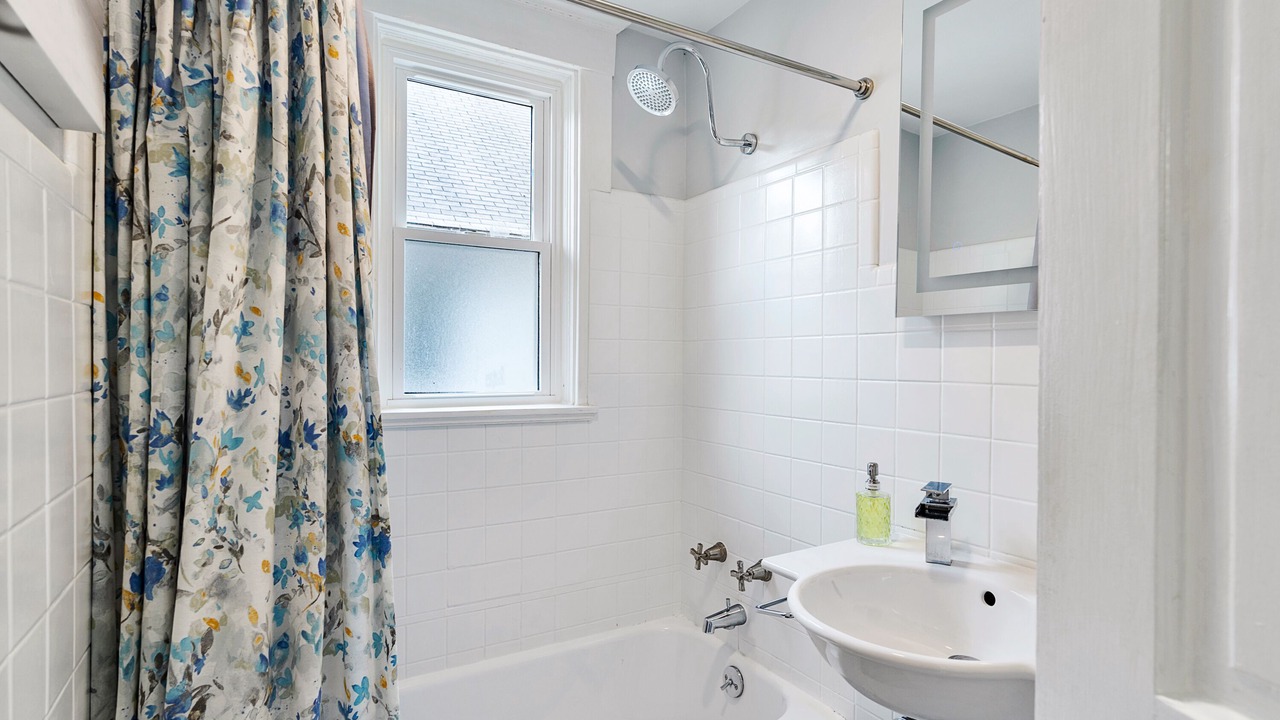 Photo of Bathroom in Oakley
