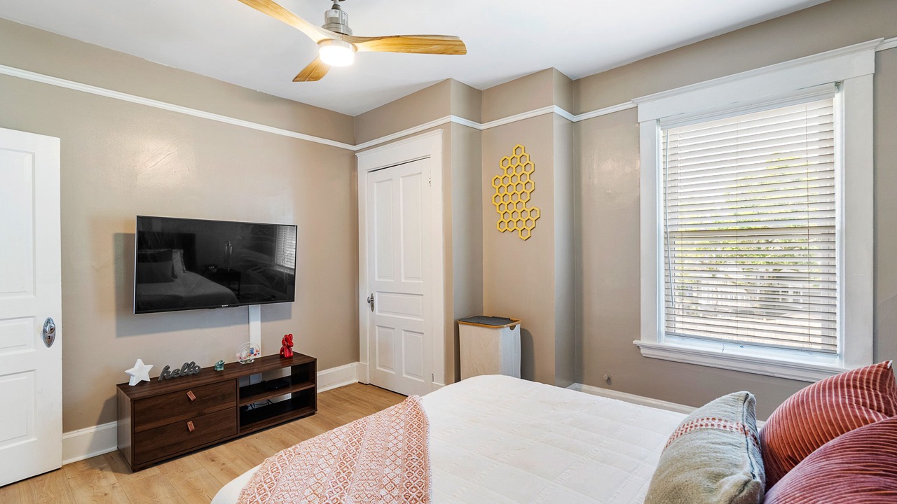 Photo of Bedroom in Oakley