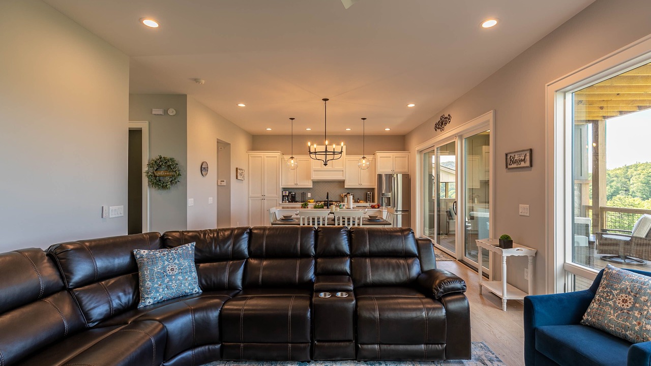 Photo of Livingroom in Lenoir