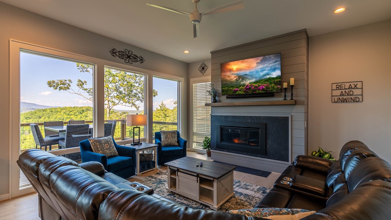 Photo of Livingroom in Lenoir