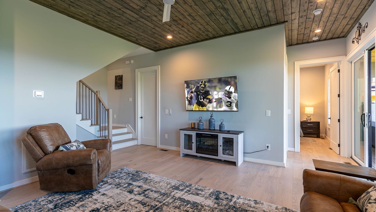 Photo of Livingroom in Lenoir