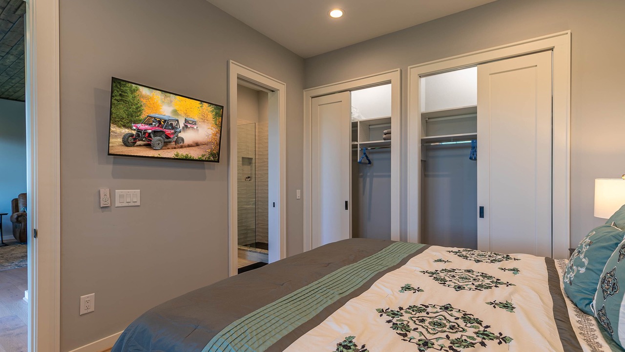 Photo of Bedroom in Lenoir