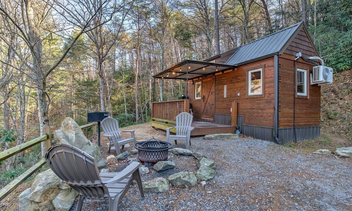 Photo of Patio Balcony in Swannanoa
