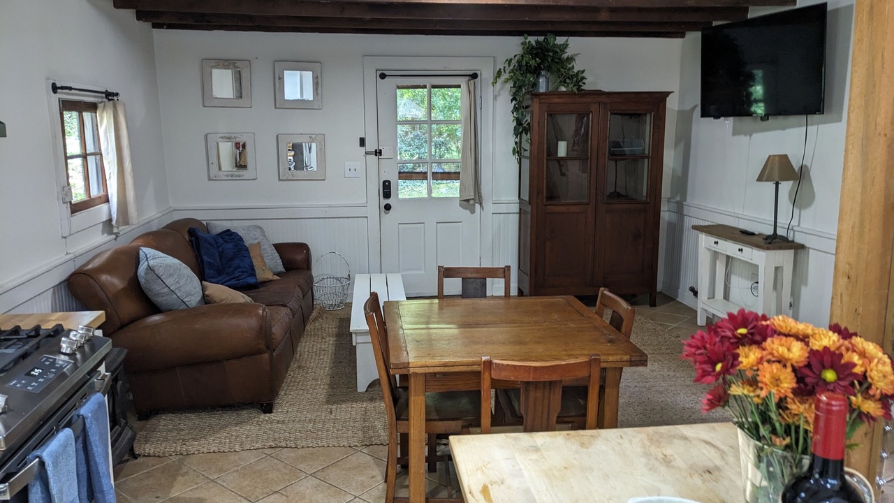 Photo of Livingroom in Historic Montford