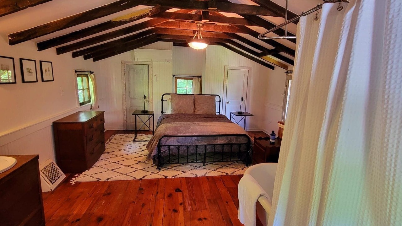 Photo of Bedroom in Historic Montford
