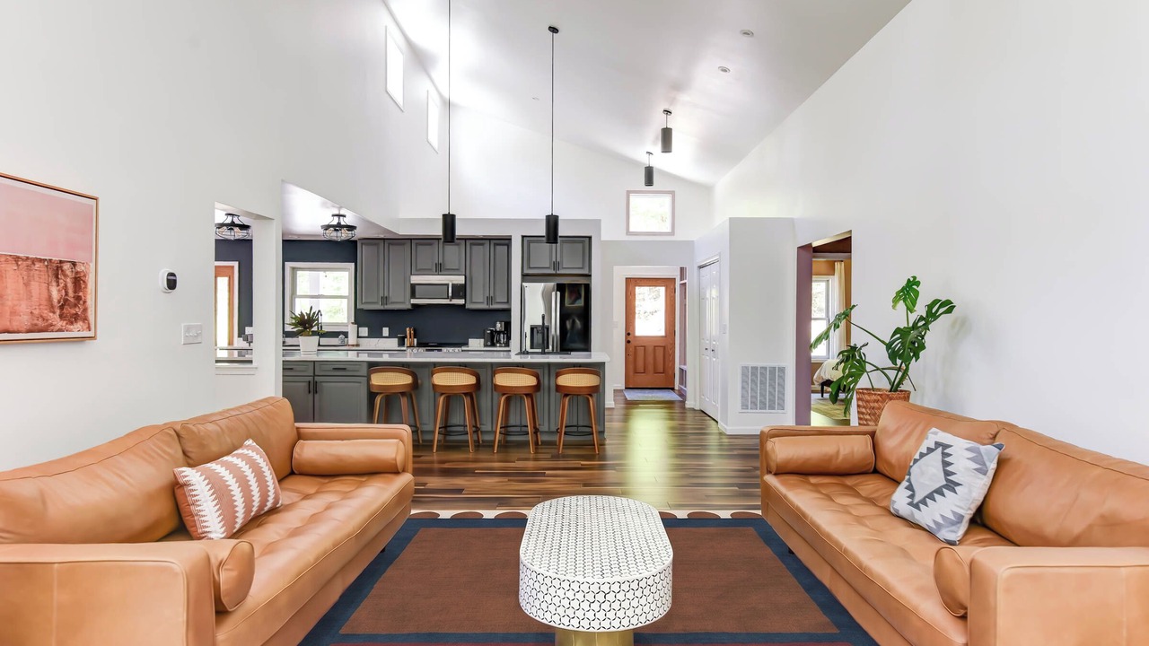 Photo of Livingroom in Bakerton