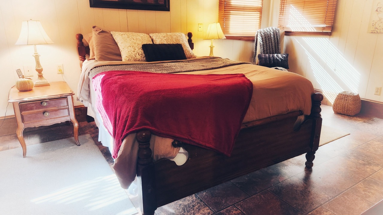 Photo of Bedroom in Roan Mountain