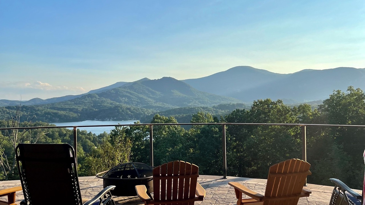 Photo of Patio Balcony in Lake Lure