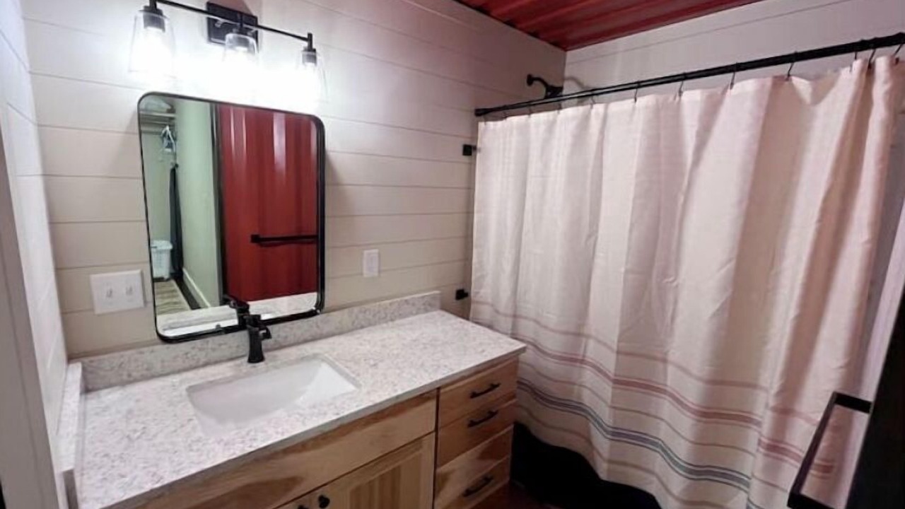 Photo of Bathroom in Swannanoa