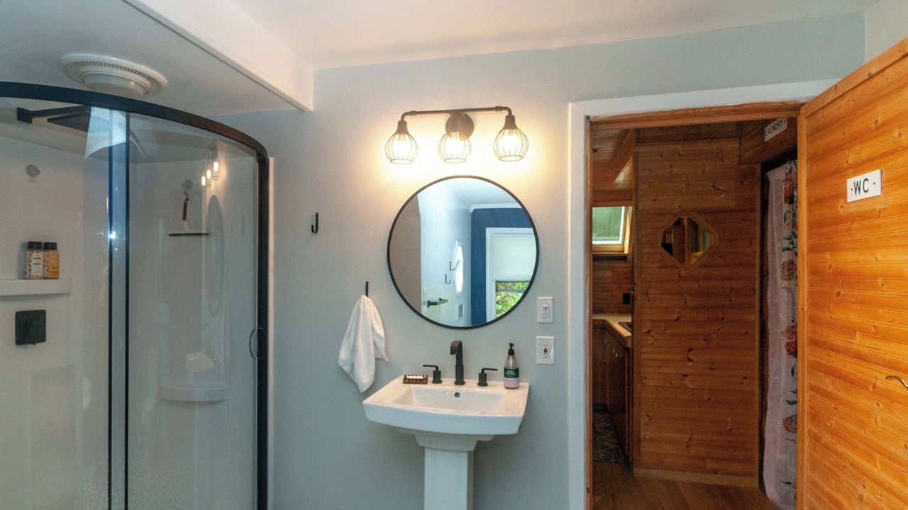 Photo of Bathroom in Fairview