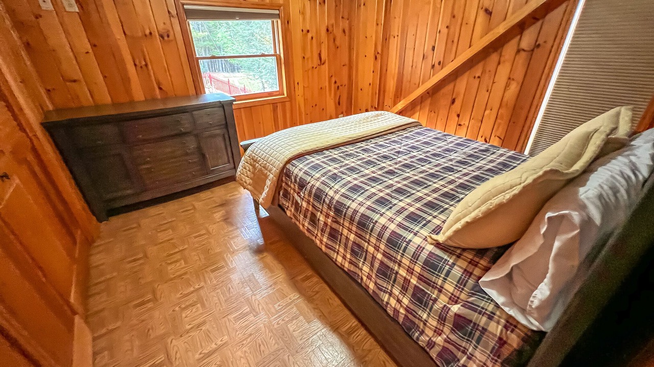 Photo of Bedroom in Grassy Creek