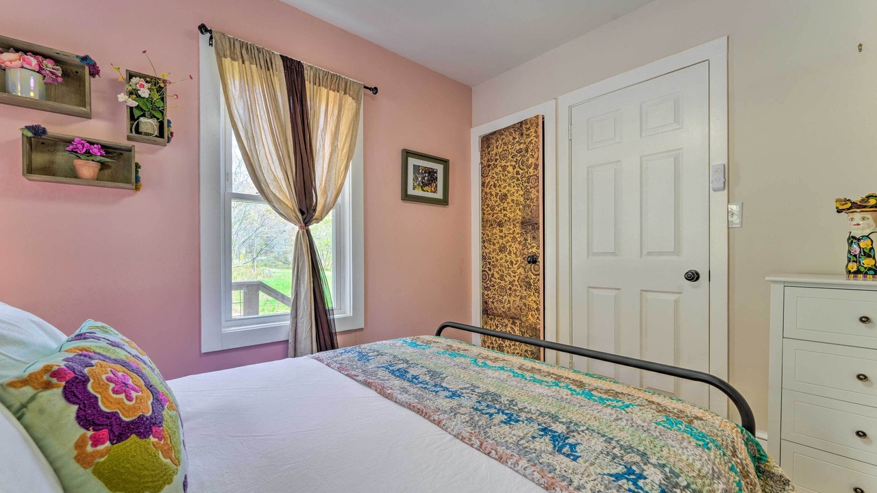 Photo of Bedroom in Bakersville