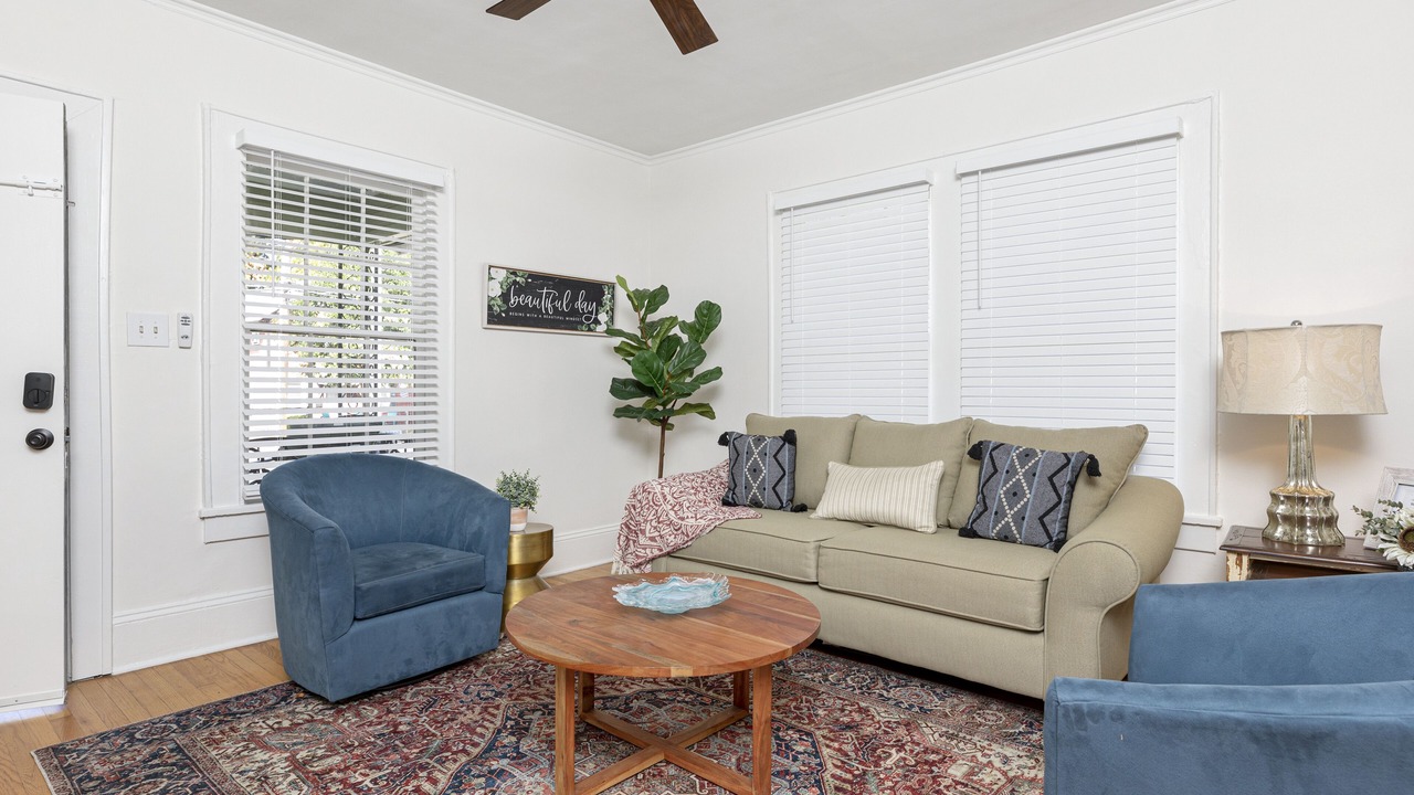 Photo of Livingroom in Cherry