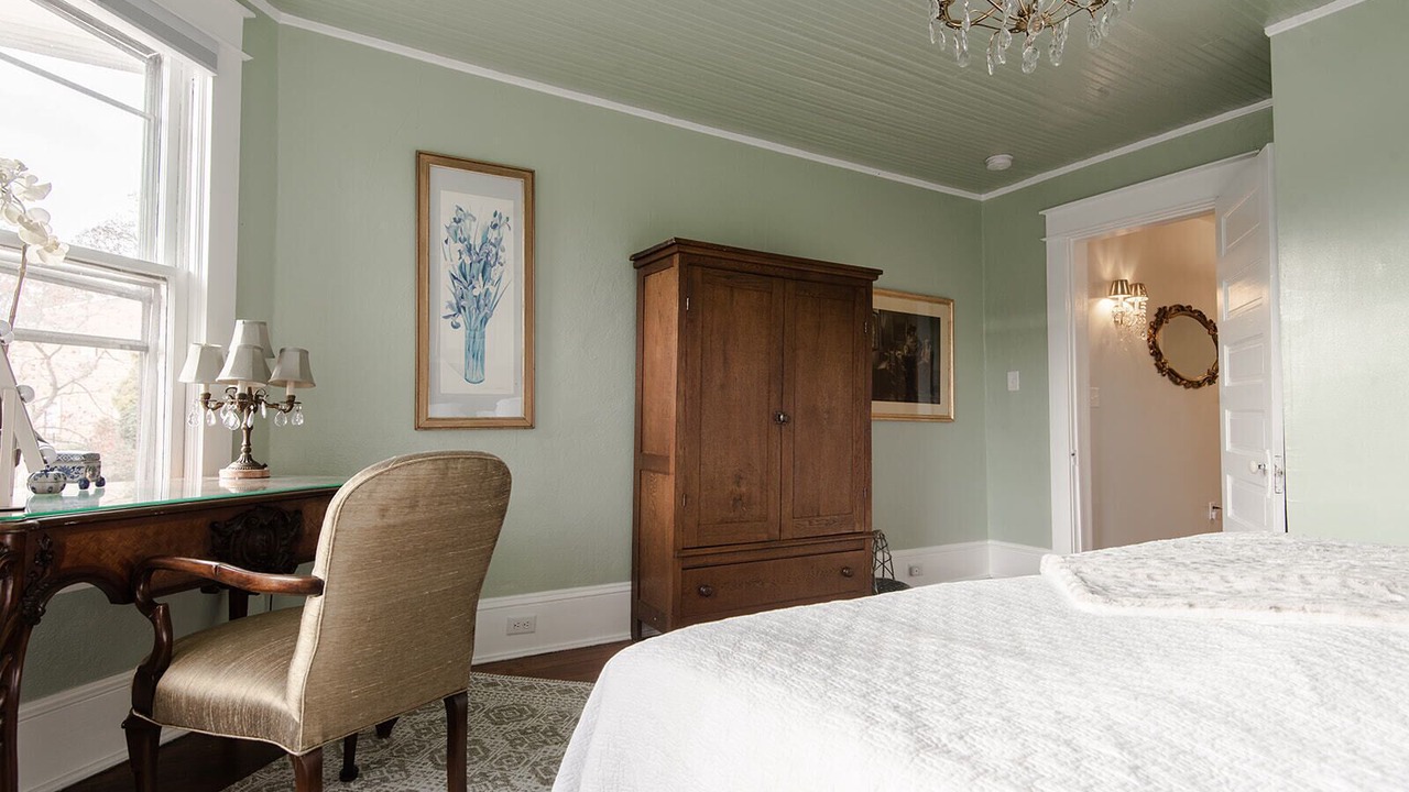 Photo of Bedroom in Burnsville