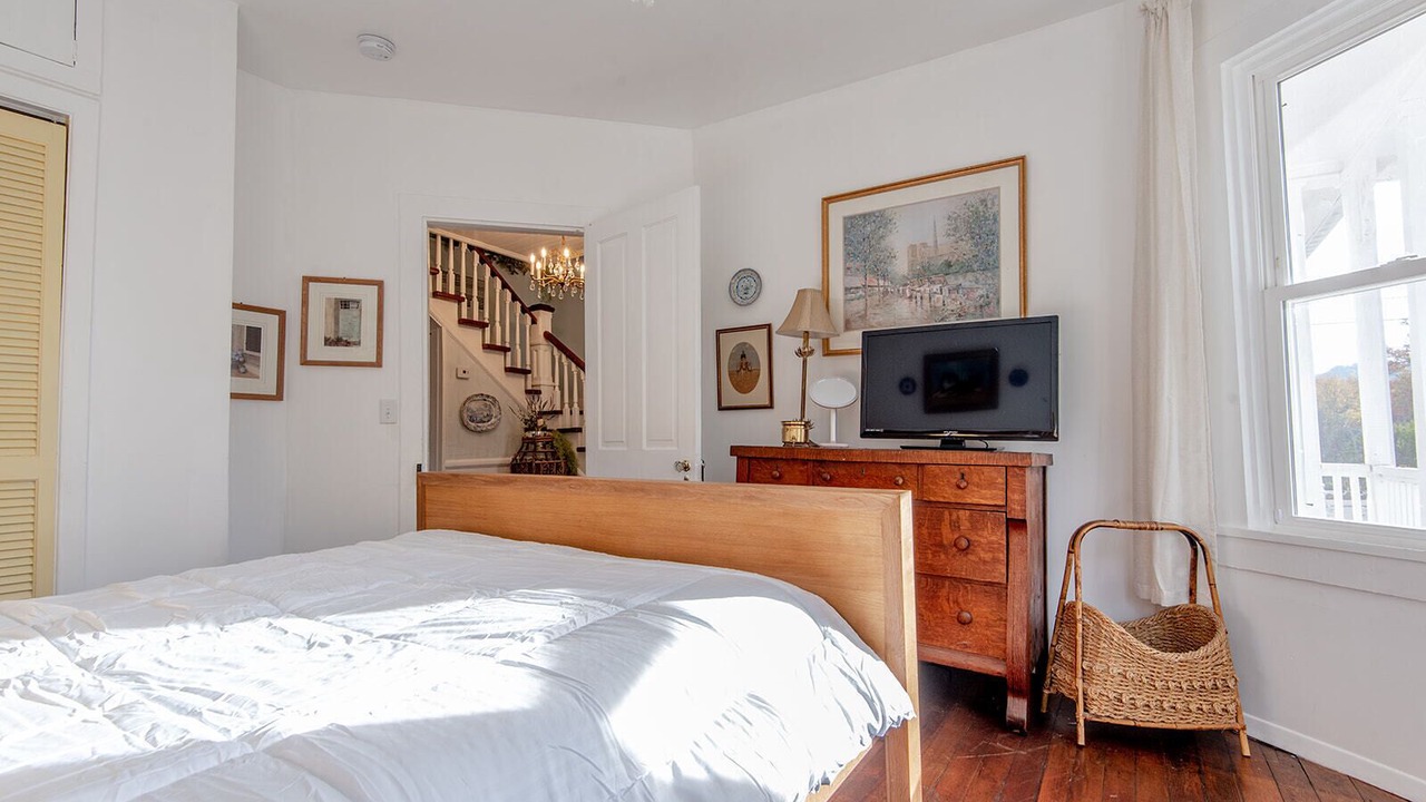 Photo of Bedroom in Burnsville
